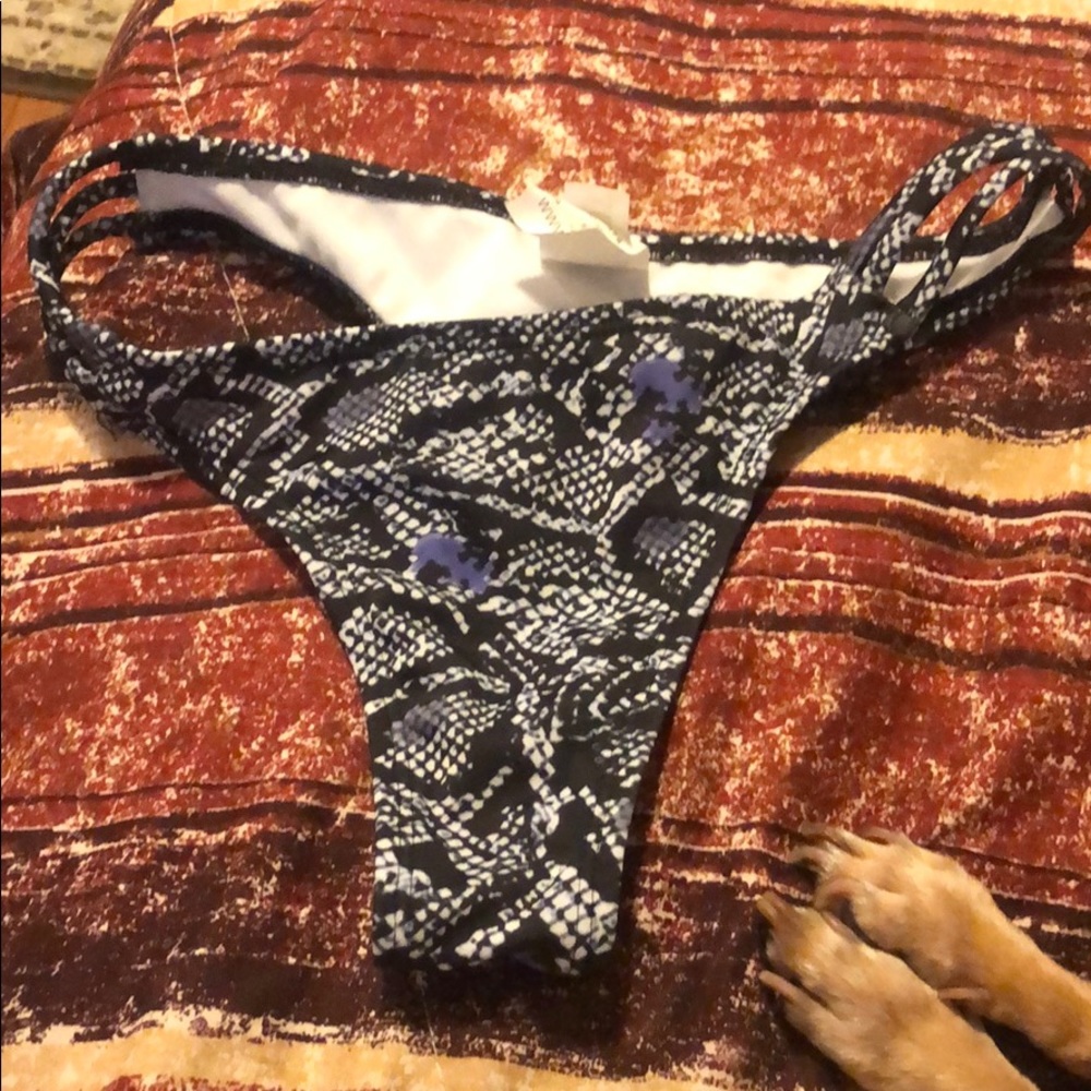 Cheeky bikini bottoms